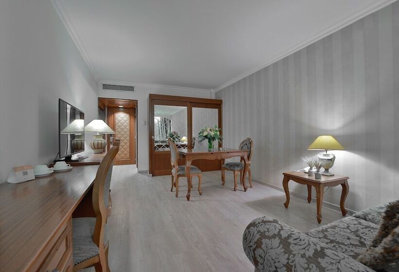 Odysseia Hotel Kapetanios