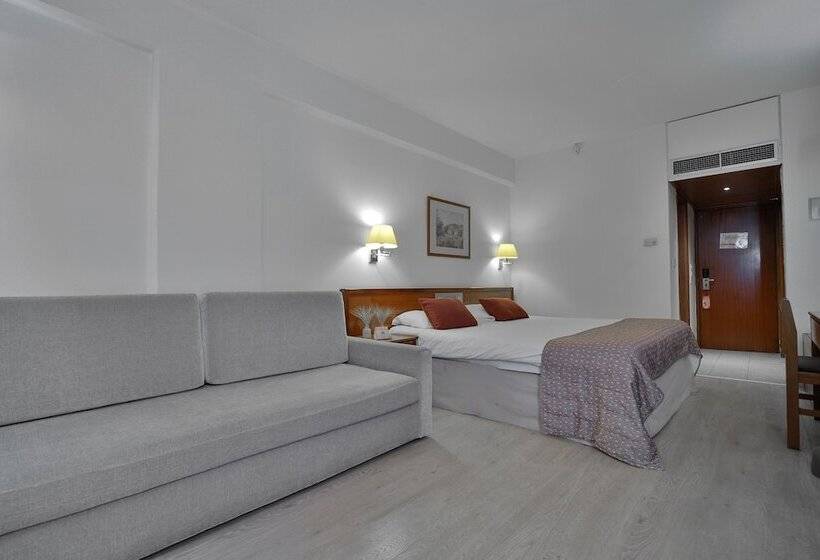 Odysseia Hotel Kapetanios