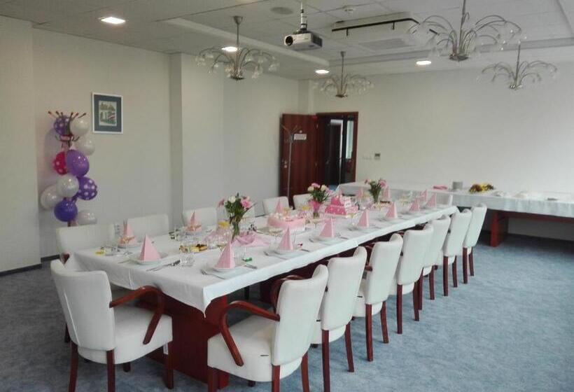 Отель Limba Ctt