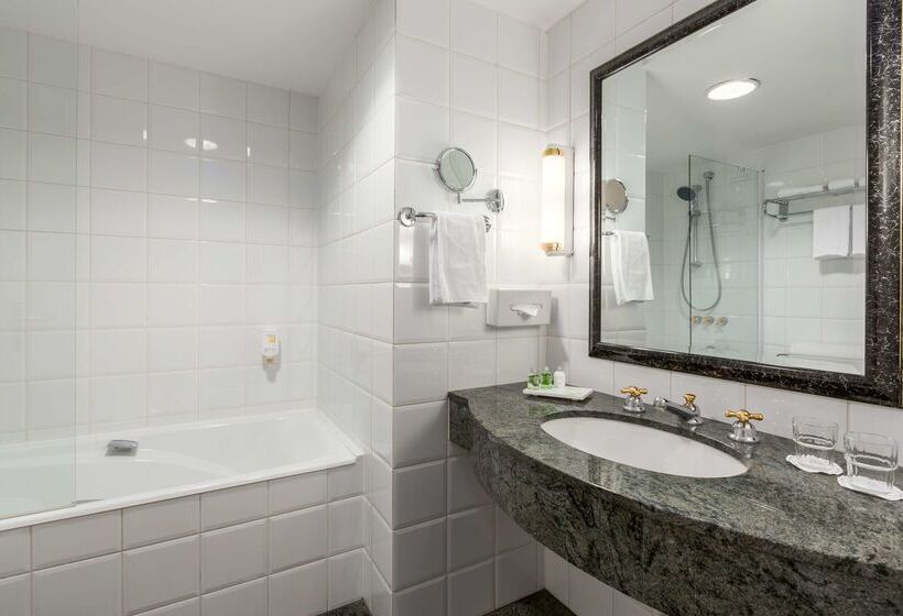 בית מלון כפרי NH Brussels Carrefour De L’europe