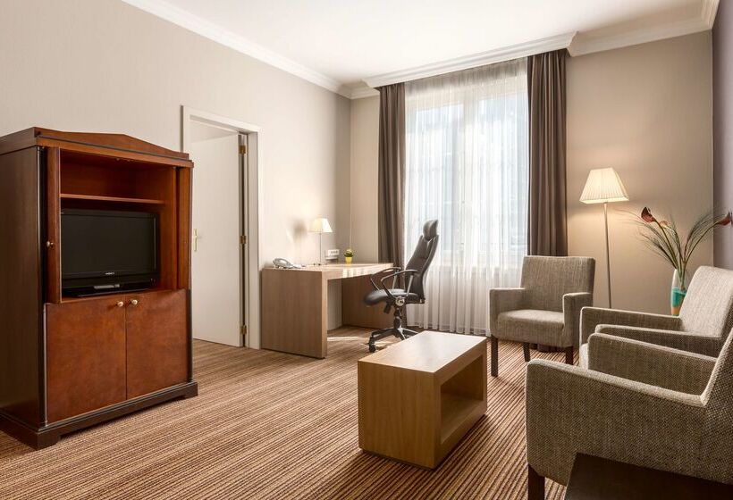 בית מלון כפרי NH Brussels Carrefour De L’europe