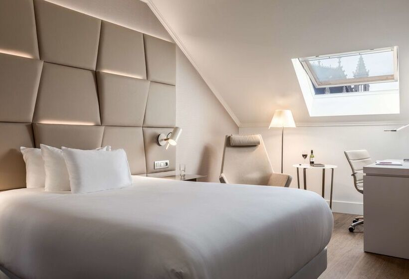 Отель NH Collection Brussels Grand Sablon