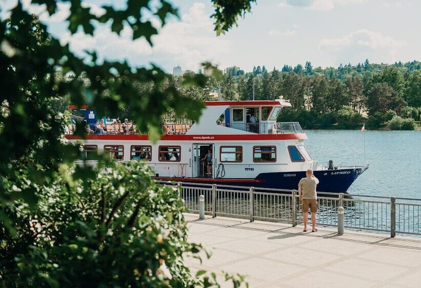 هتل Orea Resort Santon Brno