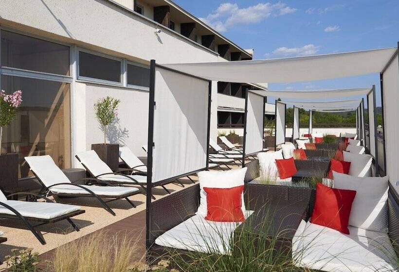 هتل Orea Resort Santon Brno