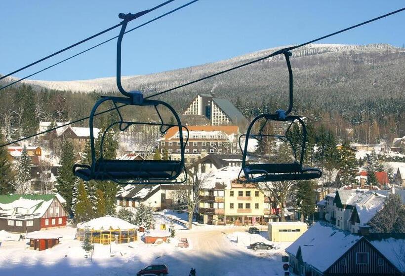 هتل Orea Resort Sklář Harrachov
