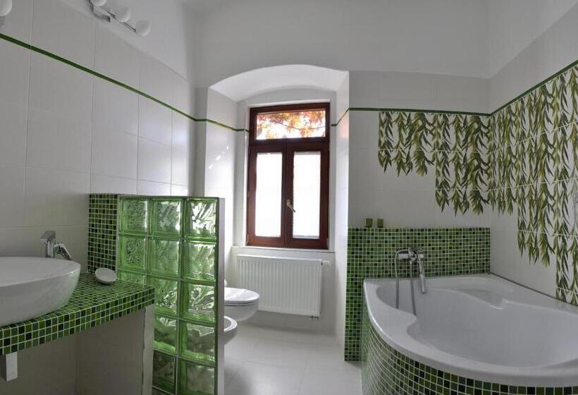 בית מלון כפרי Pension Pod Věží