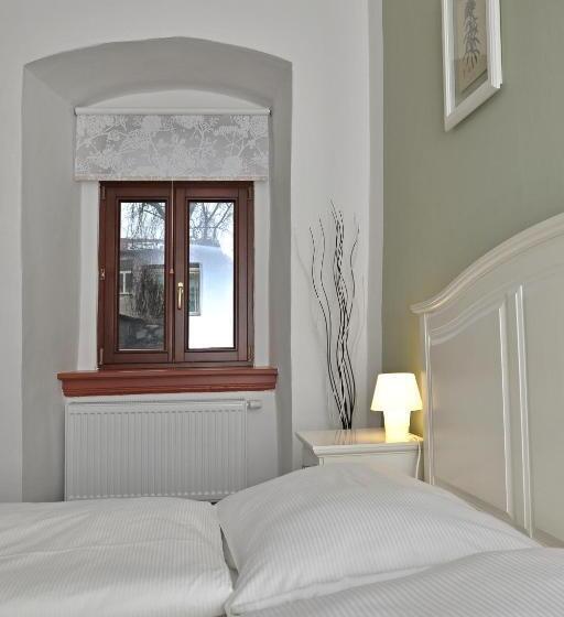 בית מלון כפרי Pension Pod Věží