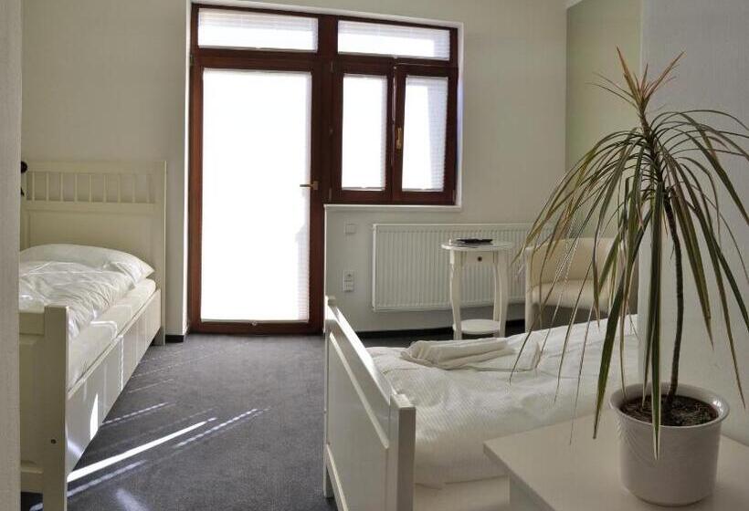 בית מלון כפרי Pension Pod Věží