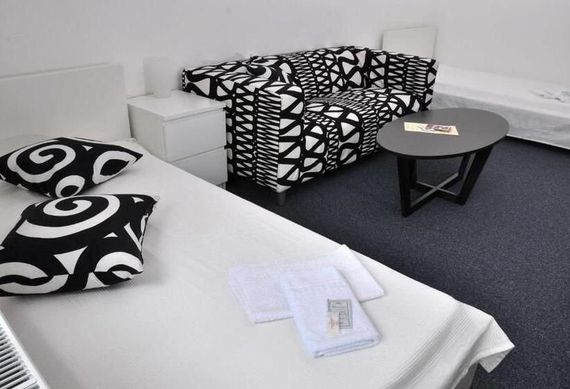 בית מלון כפרי Pension Pod Věží