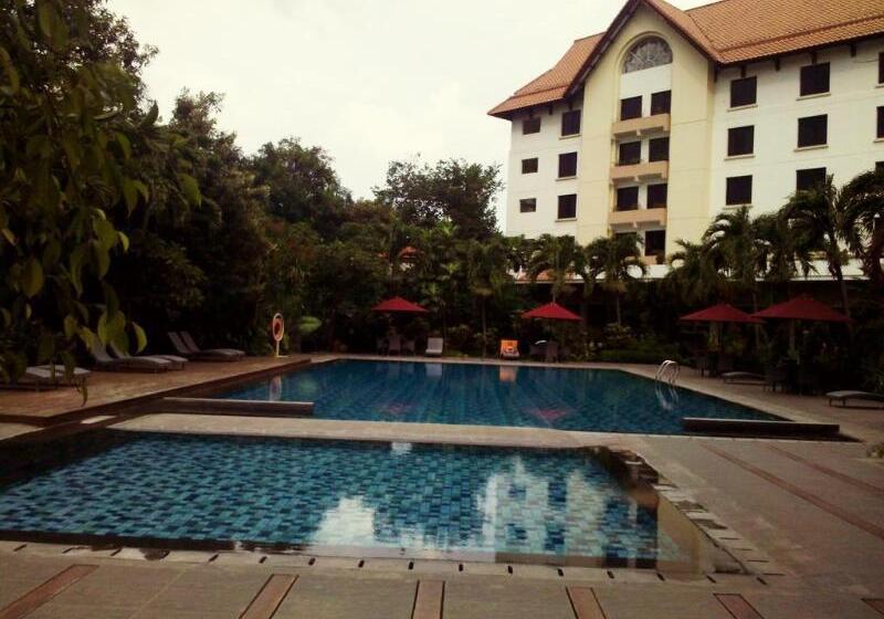 酒店 Santika Cirebon