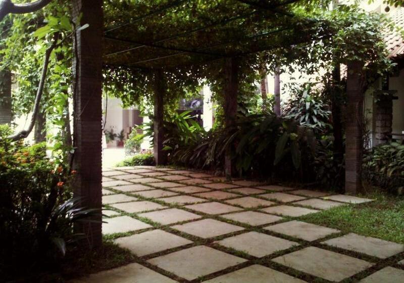 هتل Santika Cirebon