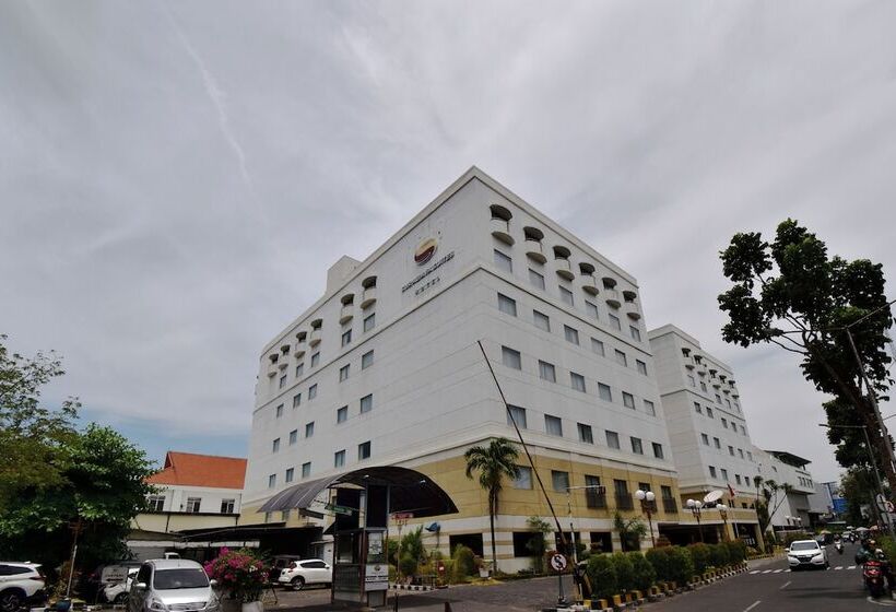 Surabaya Suites Hotel Powered By Archipelago