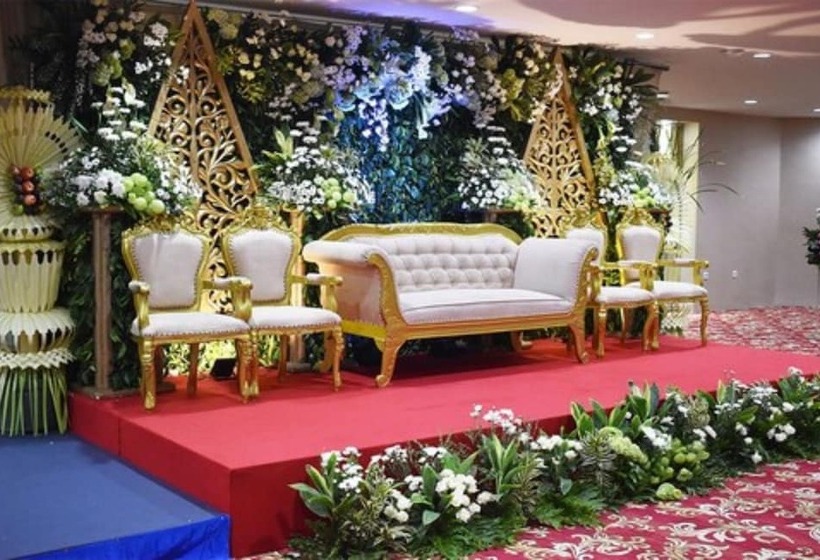 Surabaya Suites Hotel Powered By Archipelago