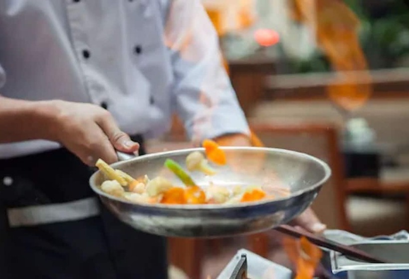 Surabaya Suites Hotel Powered By Archipelago