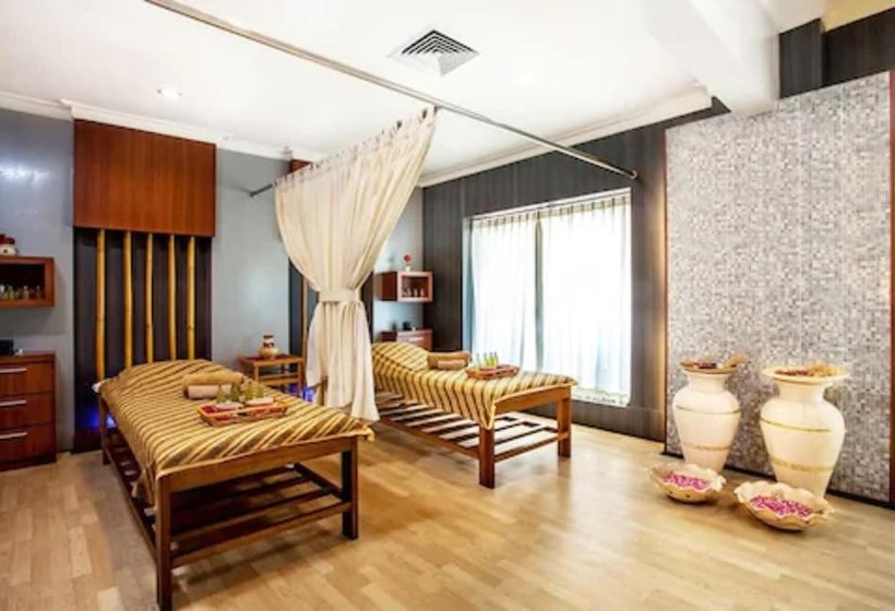 Surabaya Suites Hotel Powered By Archipelago