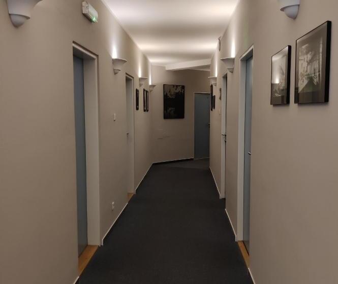 Hotel Tulipan Pruhonice