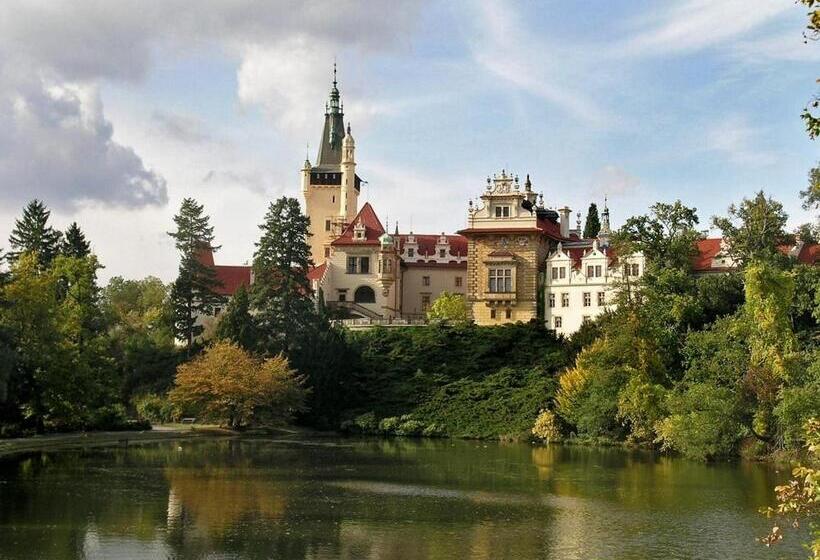 Hotel Tulipan Pruhonice