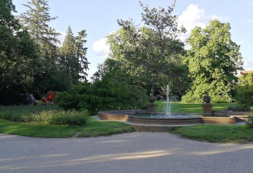 Hotel Tulipan Pruhonice