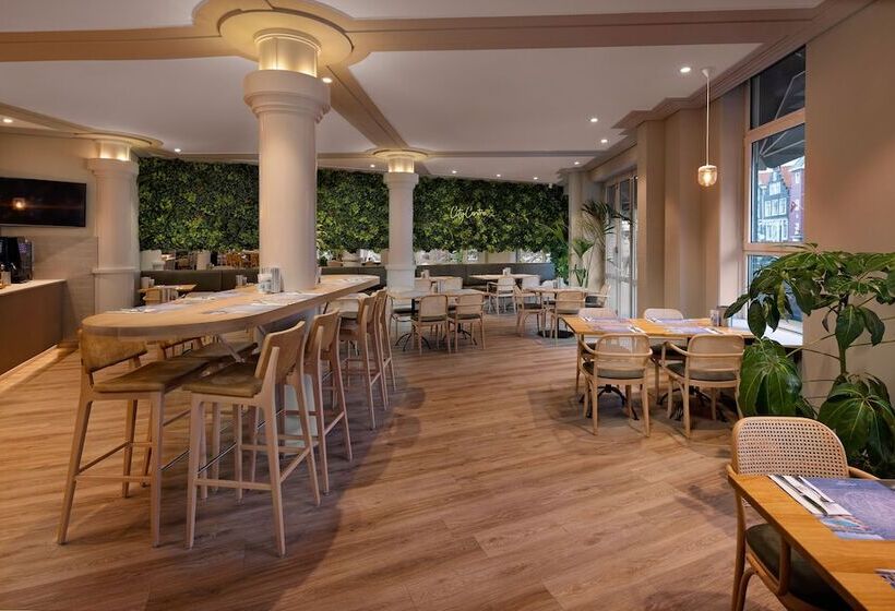 فندق Westcord City Centre