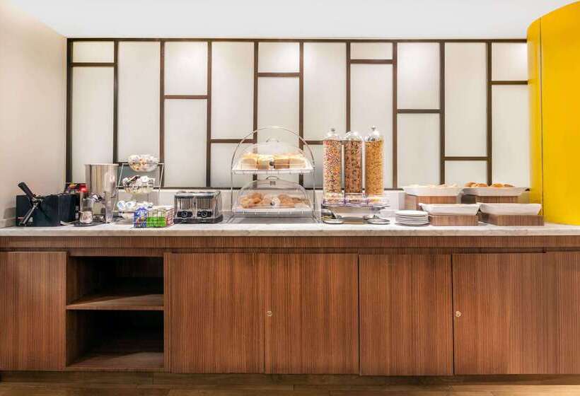 בית מלון כפרי Wyndham Garden Monterrey Norte