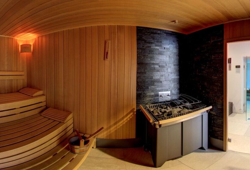 هتل Astoria Superior