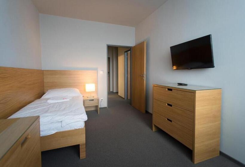 호텔 Atom Třebíč