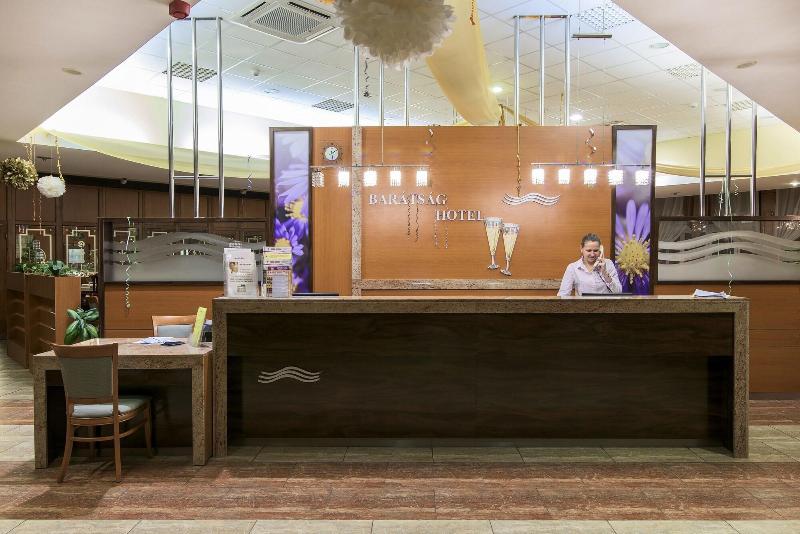 בית מלון כפרי Barátság