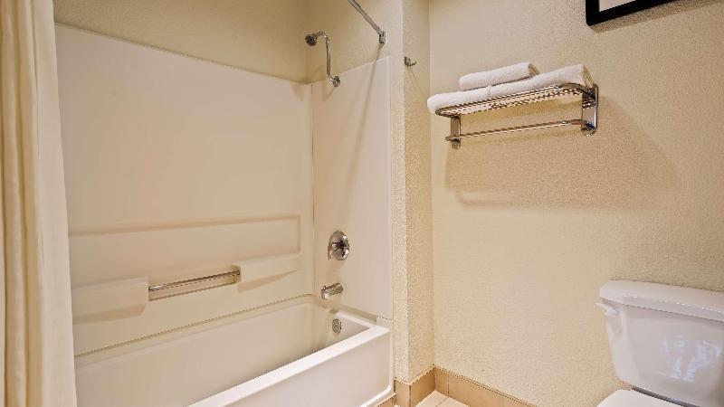 فندق Best Western Executive Inn