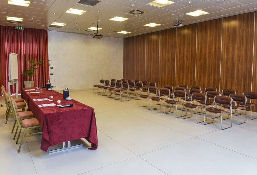 فندق Best Western  Modena District