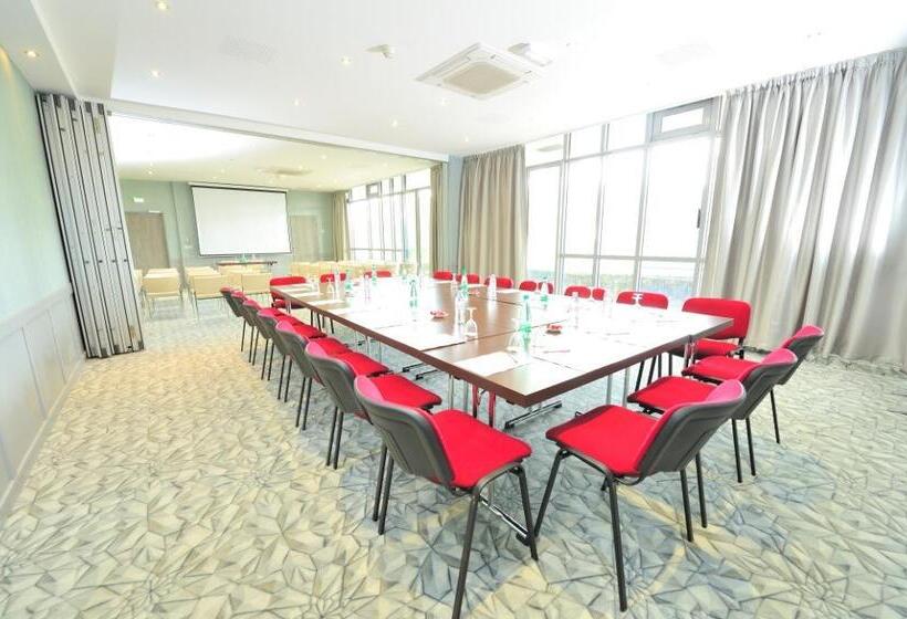 Отель Best Western Plus Evreux Palais Des Congrès