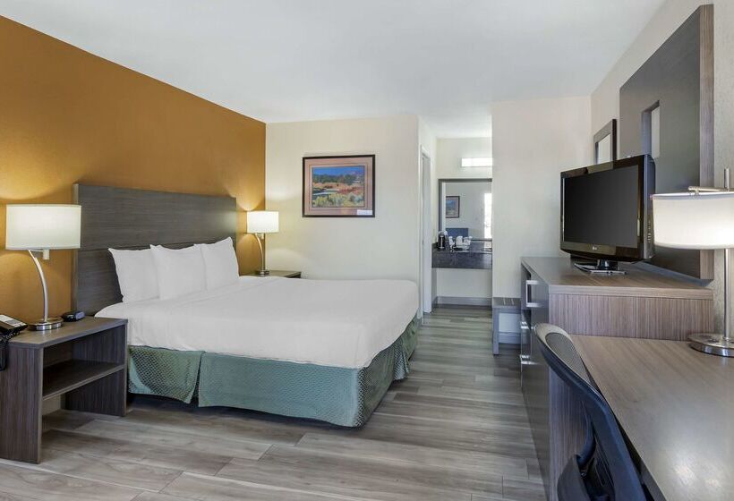 هتل Best Western Superstition Springs Inn