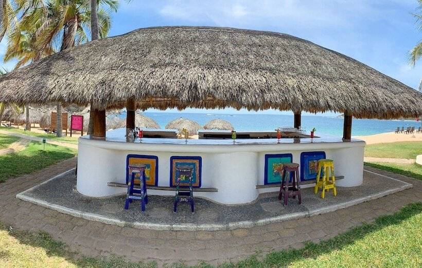 ホテル Camino Real Zaashila Huatulco