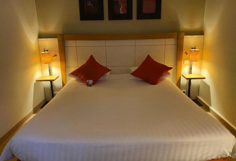 ホテル Castel De Pontalesse