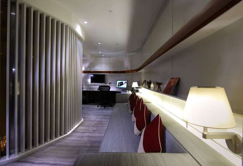 هتل Charterhouse Causeway Bay