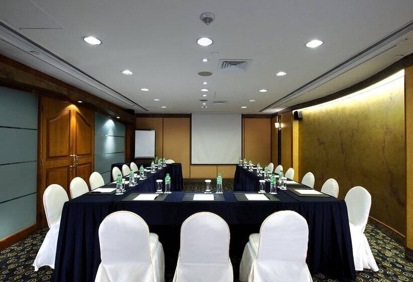 هتل Charterhouse Causeway Bay