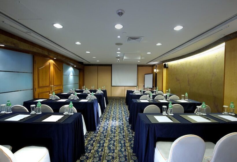 هتل Charterhouse Causeway Bay