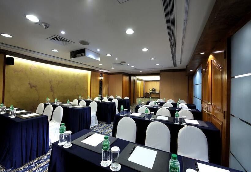 هتل Charterhouse Causeway Bay