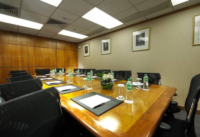 هتل Charterhouse Causeway Bay