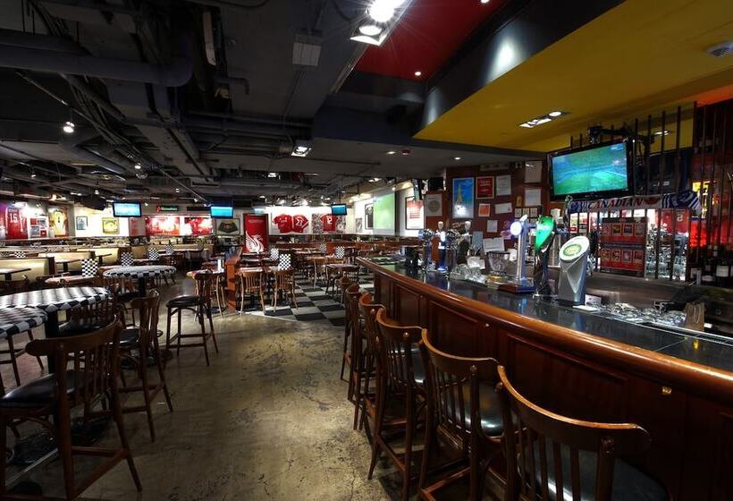 هتل Charterhouse Causeway Bay