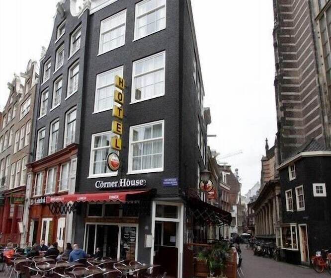 هتل Corner House