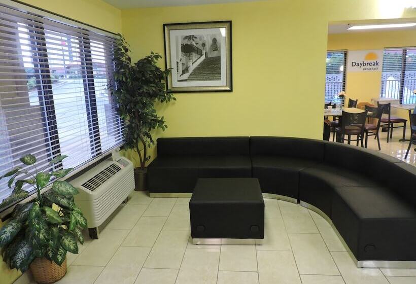 ホテル Days Inn By Wyndham Conoverhickory