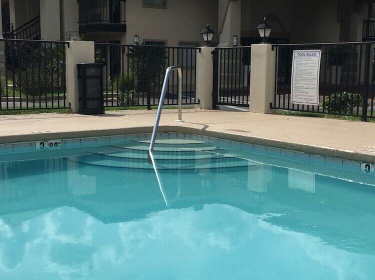 ホテル Days Inn By Wyndham Foley