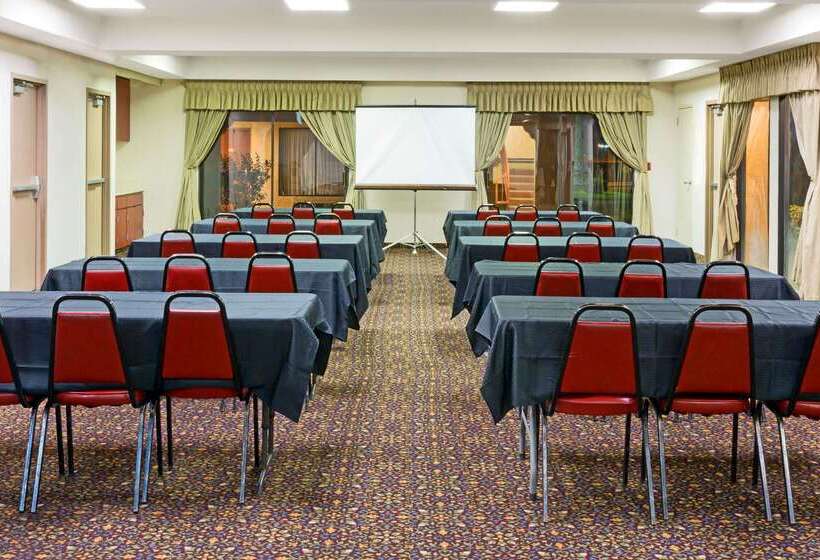 ホテル Days Inn By Wyndham Fontana / Rialto