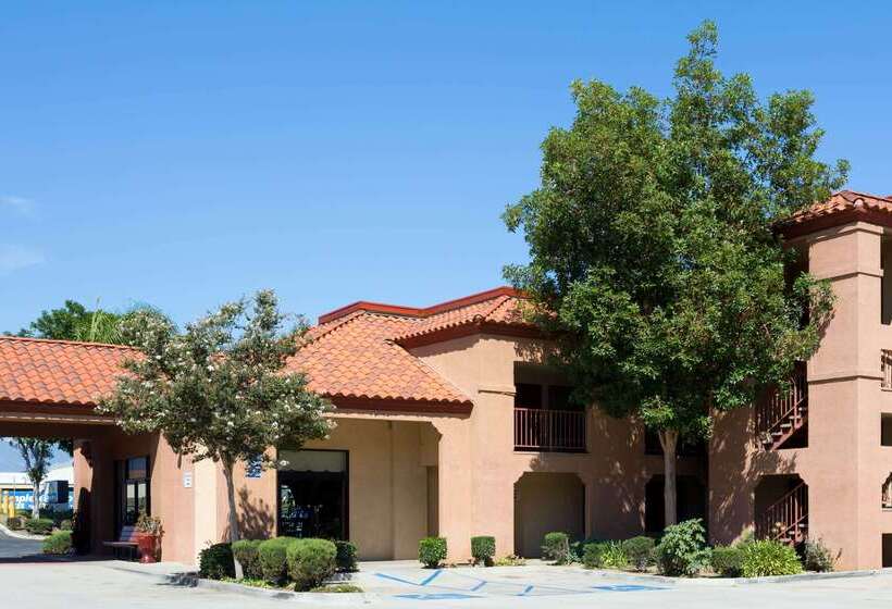 ホテル Days Inn By Wyndham Fontana / Rialto