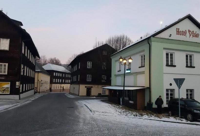 בית מלון כפרי Džbán