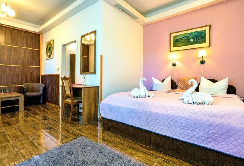 בית מלון כפרי Džbán