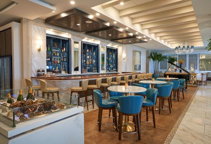 فندق Eau Palm Beach Resort & Spa