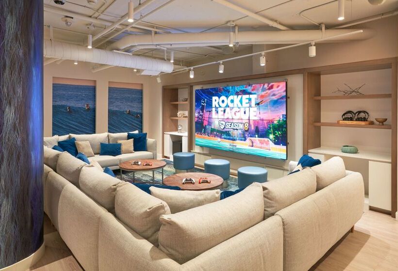 فندق Eau Palm Beach Resort & Spa