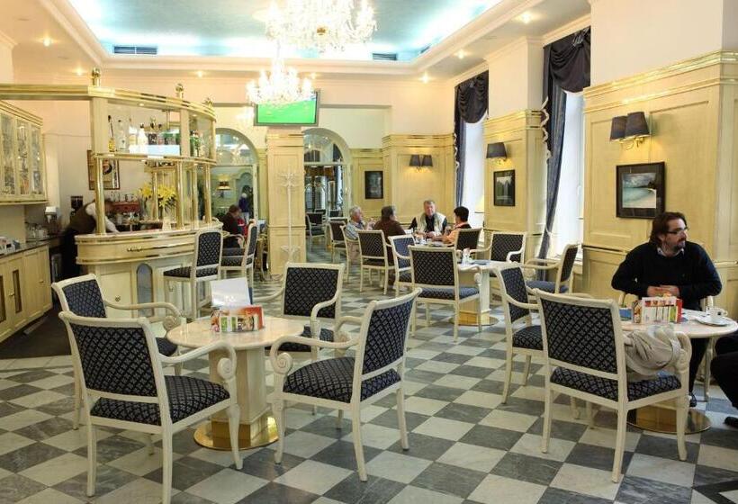 Ensana Hotel Pacifik