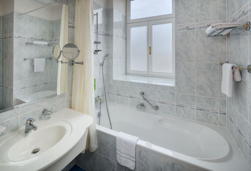 Ensana Hotel Pacifik